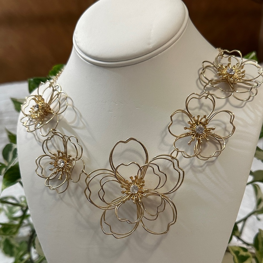 NEW Natasha Couture Gold Floral Necklace with Delicate Diamond Like Features